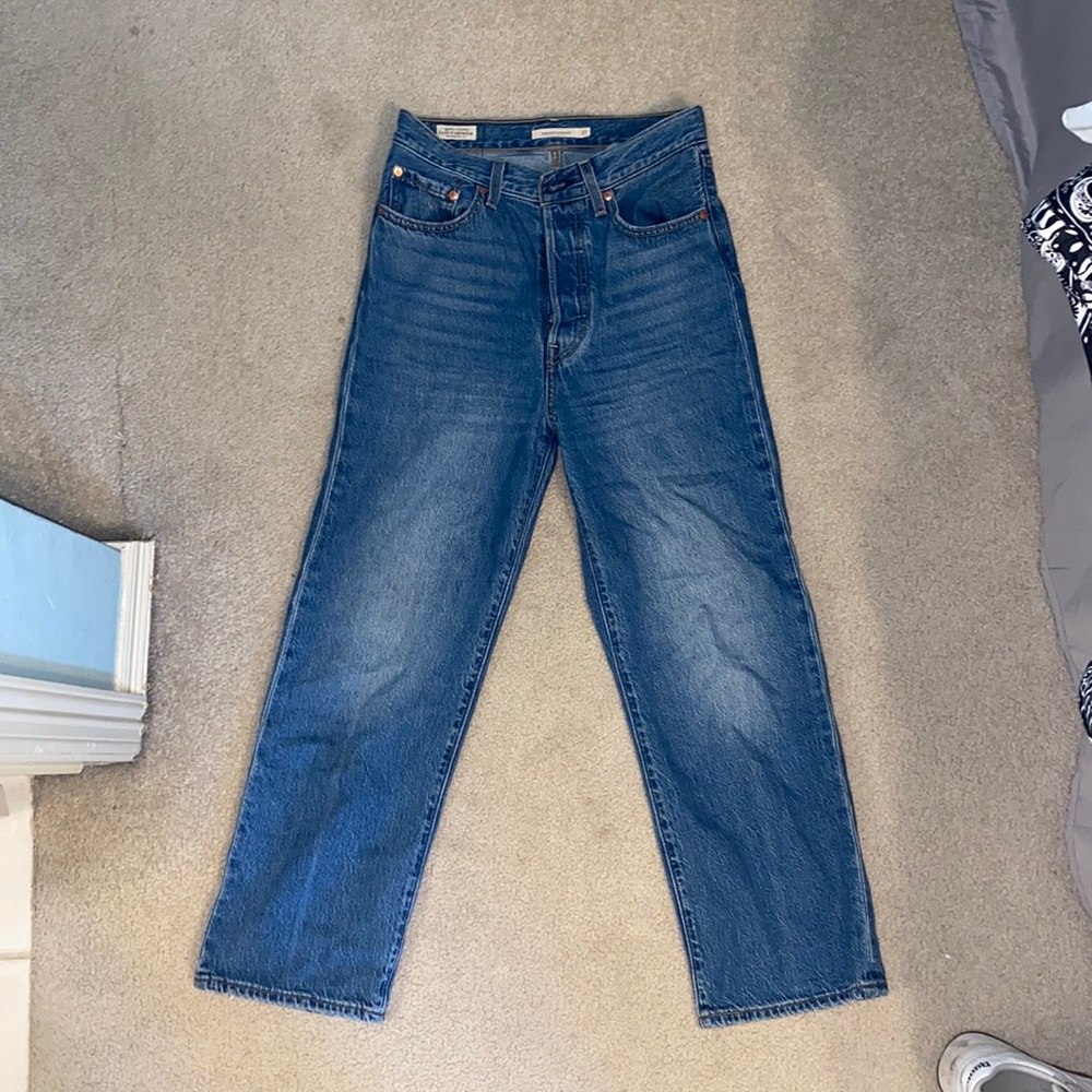levis SIZE 27 RIBCAGE STRAIGHT CUT JEANS